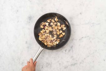 Champignons anbraten