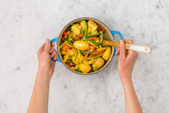 Faire revenir les légumes