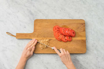 Forbered peanøttsalat