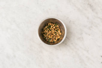 Préparer la garniture