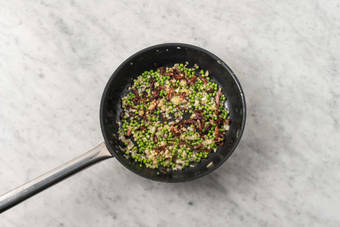 Start carbonara sauce