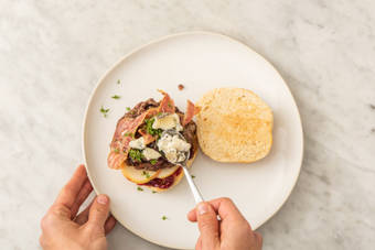 Former les hamburgers