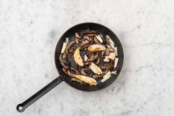 Kipfilethaasjes bakken