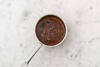 Make green onion sauce