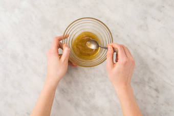 Préparer la vinaigrette