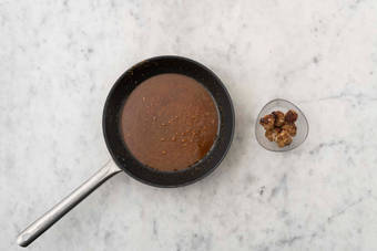 Gehaktballen bakken en jus maken