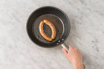 Cuire la saucisse de poulet