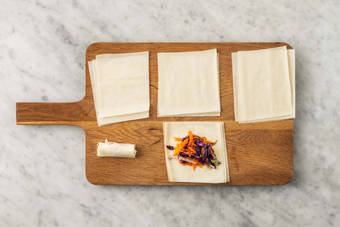 Frühlingsrollen füllen