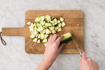 Kleinigkeiten & Zucchini anbraten