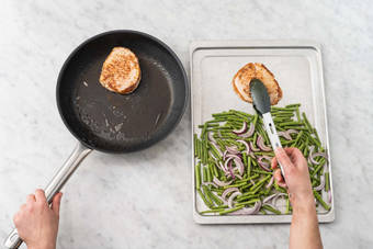 Cook pork and green beans