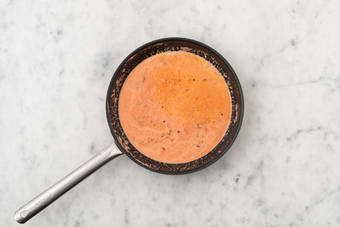 Kerrie-roomsaus maken