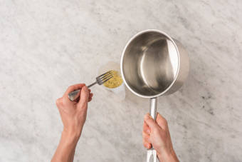 Broodstengels maken & bouillon bereiden