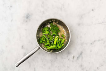 Cuire à la sauteuse