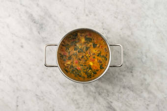 Spinat-Eintopf kochen