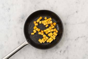 Patatas bravas maken