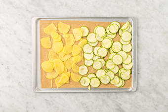 Condire  e infornare le verdure