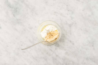 Förbered hummusdressing