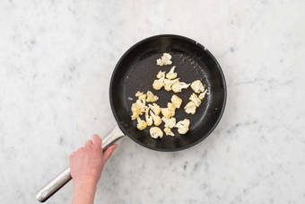 Poêler le chou-fleur