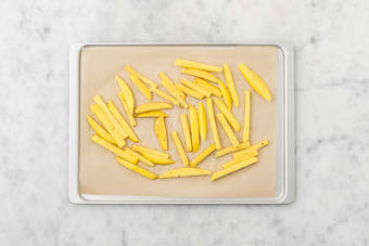 Friet en burgerbol bakken