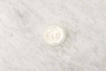 Make the Yoghurt Drizzle