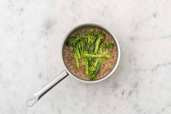 Ajouter le broccolini