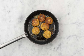 Falafel vorbereiten