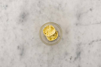 Mozzarella marinieren