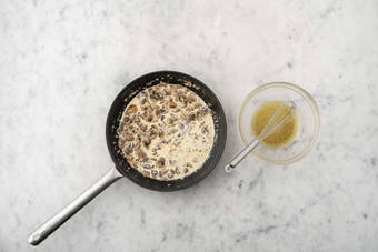 Lag dressing og saus