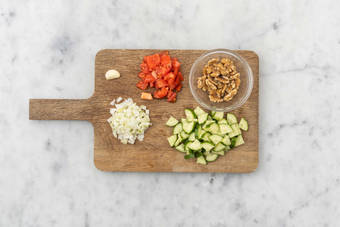 Für die Walnusspaste