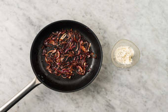 Karamelliser rødløg