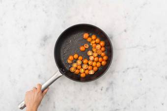 Cherrytomaten bakken