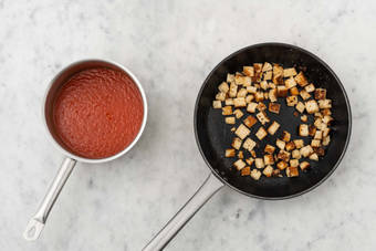 Preparare il pomodoro