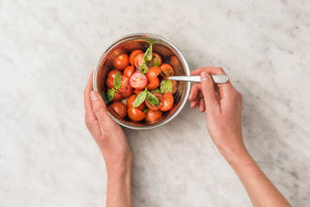 Für den Tomatensalat