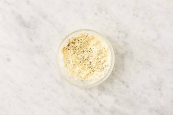 Préparer la sauce gribiche