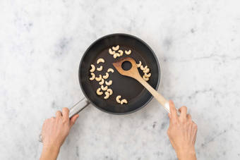 Cashews anbraten
