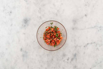 Préparer la salade de tomate