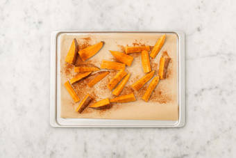 Préparer les wedges de patate douce