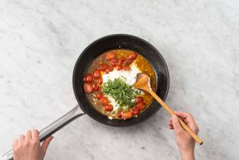 Make your Creamy Sauce