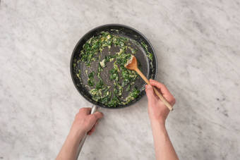 Spinazie-geitenkaasvulling maken