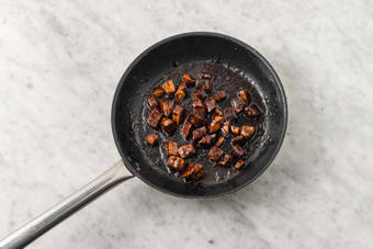 Caramellare la carne