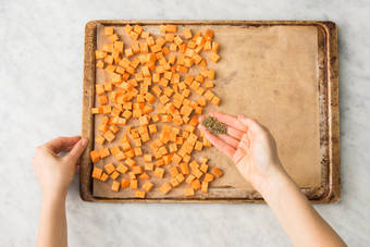 Enfourner les patates douces