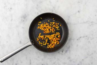 Cuire à l'eau et à la poêle