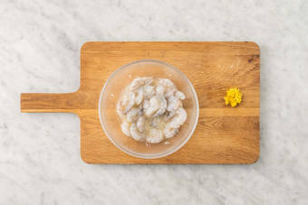 Mariner les crevettes