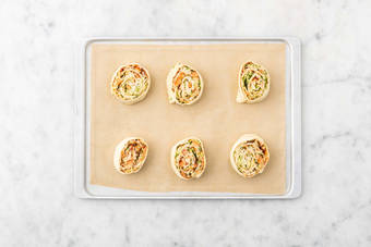 Pizzaschnecken rollen