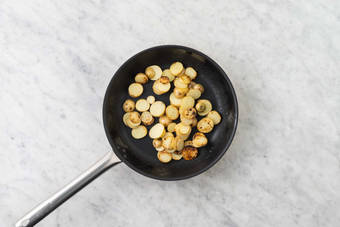 Cuire les pommes de terre