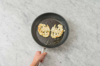 Bloemkoolsteak bakken