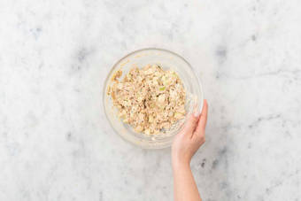 Préparer la salade de thon