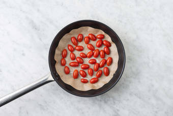 Preparare i pomodorini confit