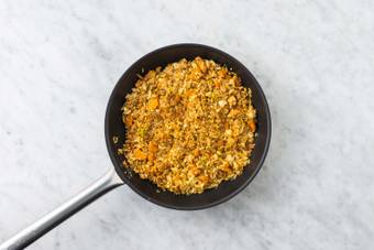 Cuire le poulet et les légumes