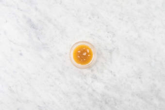 Preparare la salsa alle arachidi